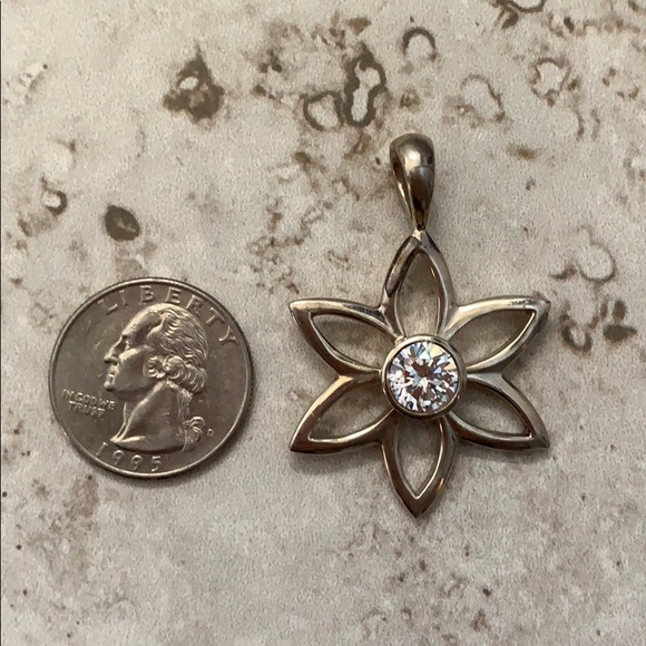 Silpada CZ Flowers Pendant - Picture 4 of 4